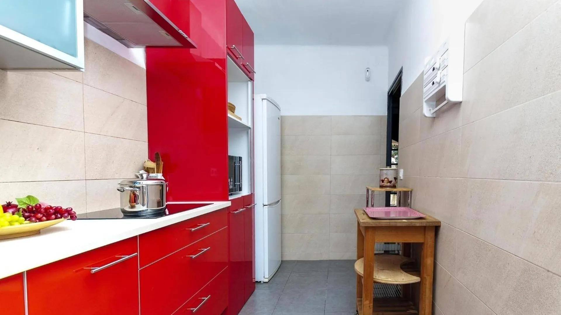 Beautiful 3-Bedroom Holiday Home In Roses Spagna